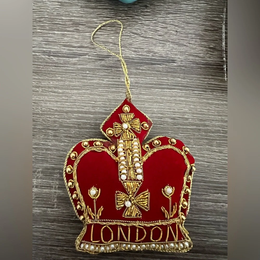 London Crown Ornament - Picture 1 of 1